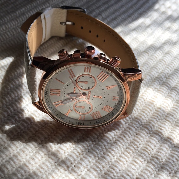 Watch - Picture 3 of 3